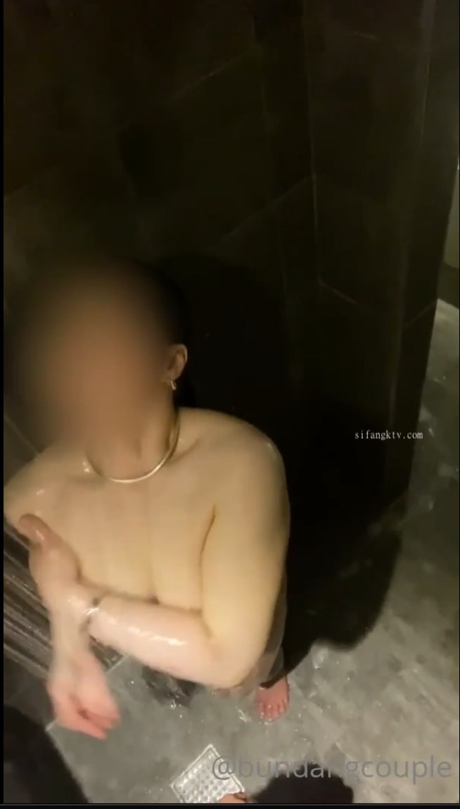 兄が不在の3日間。兄以外の肉棒で激しく喘ぎイキ果てる記録。桃尻かなめ